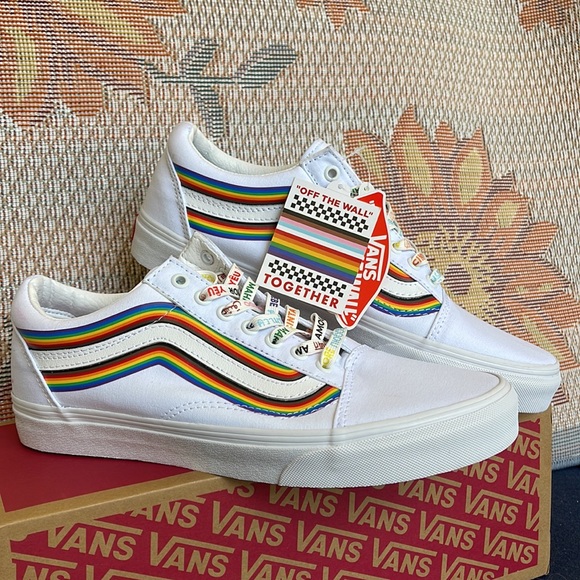 Vans Men’s Old Skool
(Pride) White/True White
VNOA5KRFB5U
Sneakers - athletic - Picture 6 of 16